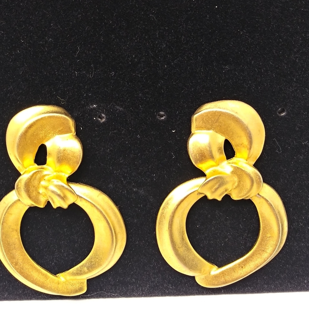 7 Piece Vintage Gold/Black Tone Jewelry Set - Picture 6 of 7